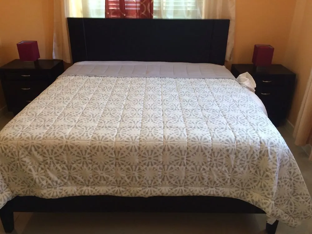 Ocho Rios Boardwalk Apartment